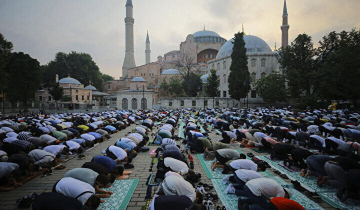 BAYRAM NAMAZI  HANGİ CAMİLERDE KILANACAK?